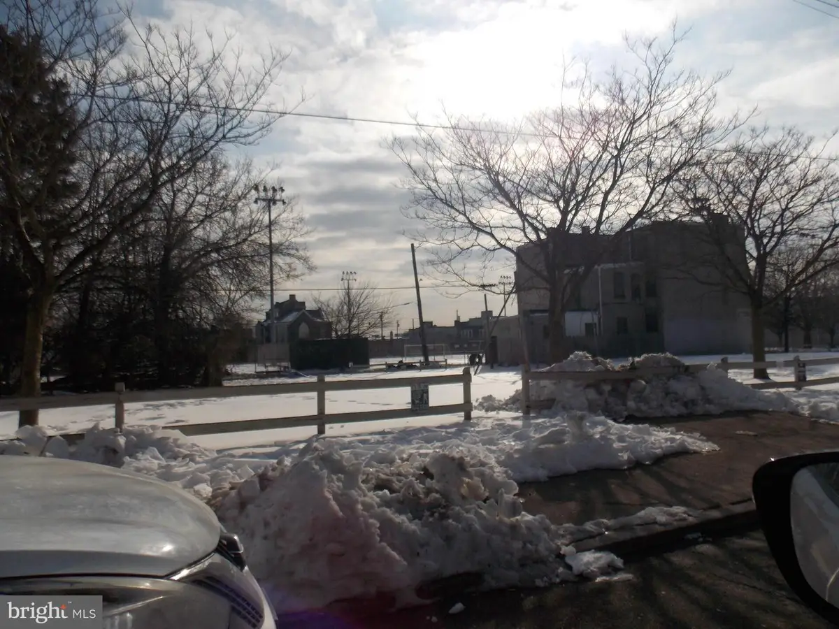 2311 N Lawrence St, Philadelphia, PA 19133 - #1