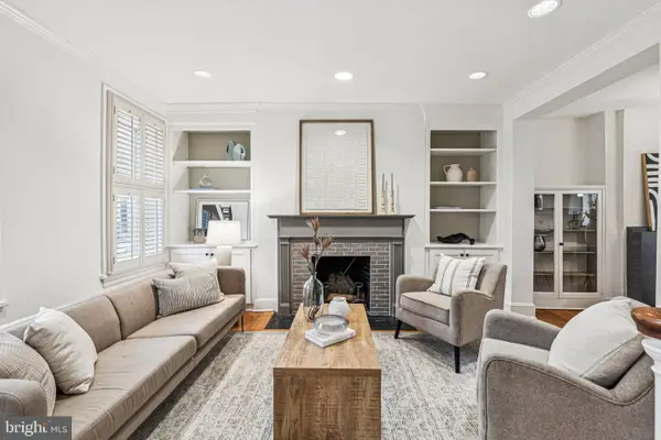 2133 Cypress St, PHILADELPHIA, PA 19103