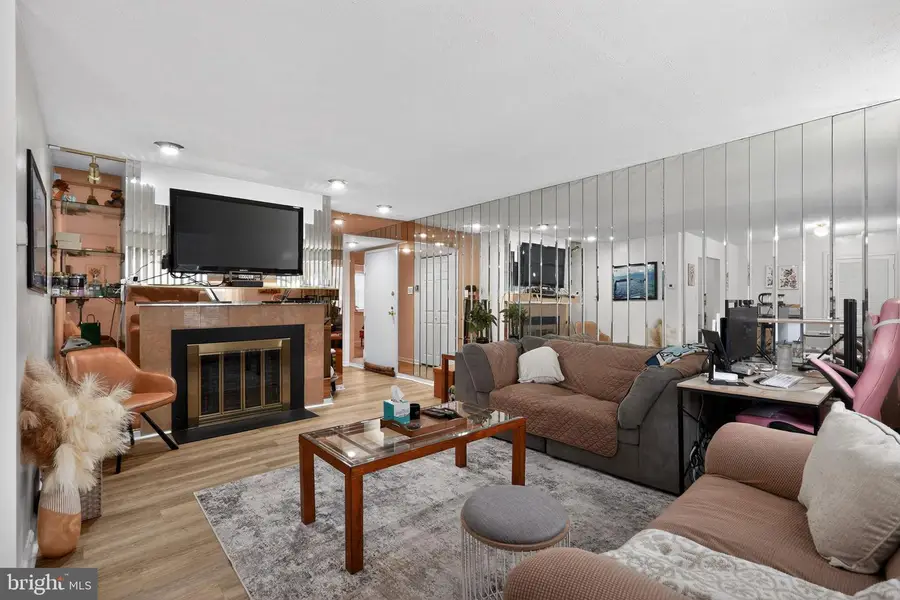 4000 Gypsy Ln #527, Philadelphia, PA 19129 - #2