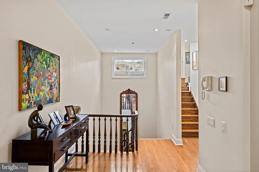 1632 Spruce St #300, Philadelphia, PA 19103 - #2