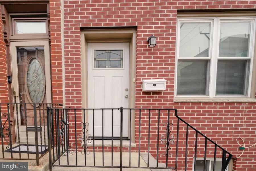 621 N 35th St, Philadelphia, PA 19104 - #2