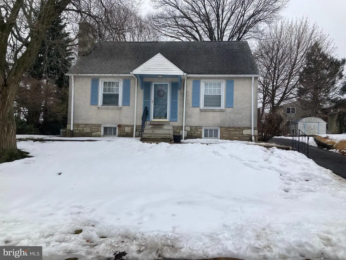 914 Arnold St, Philadelphia, PA 19111 - #1