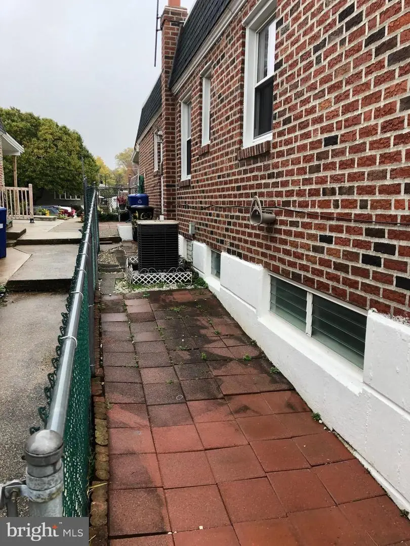 8550 Tolbut St, Philadelphia, PA 19152 - #2