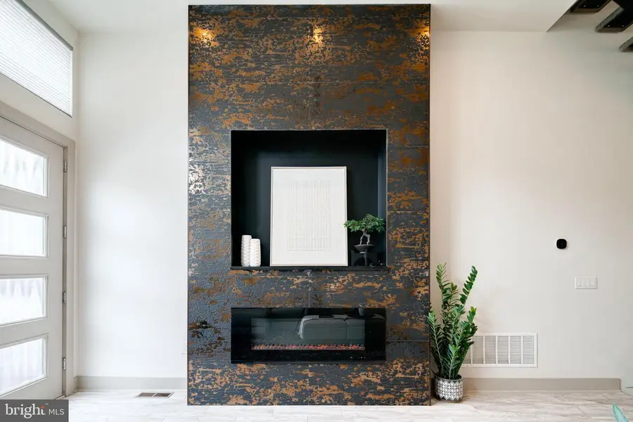 429 Salmon St, Philadelphia, PA 19125 - #3