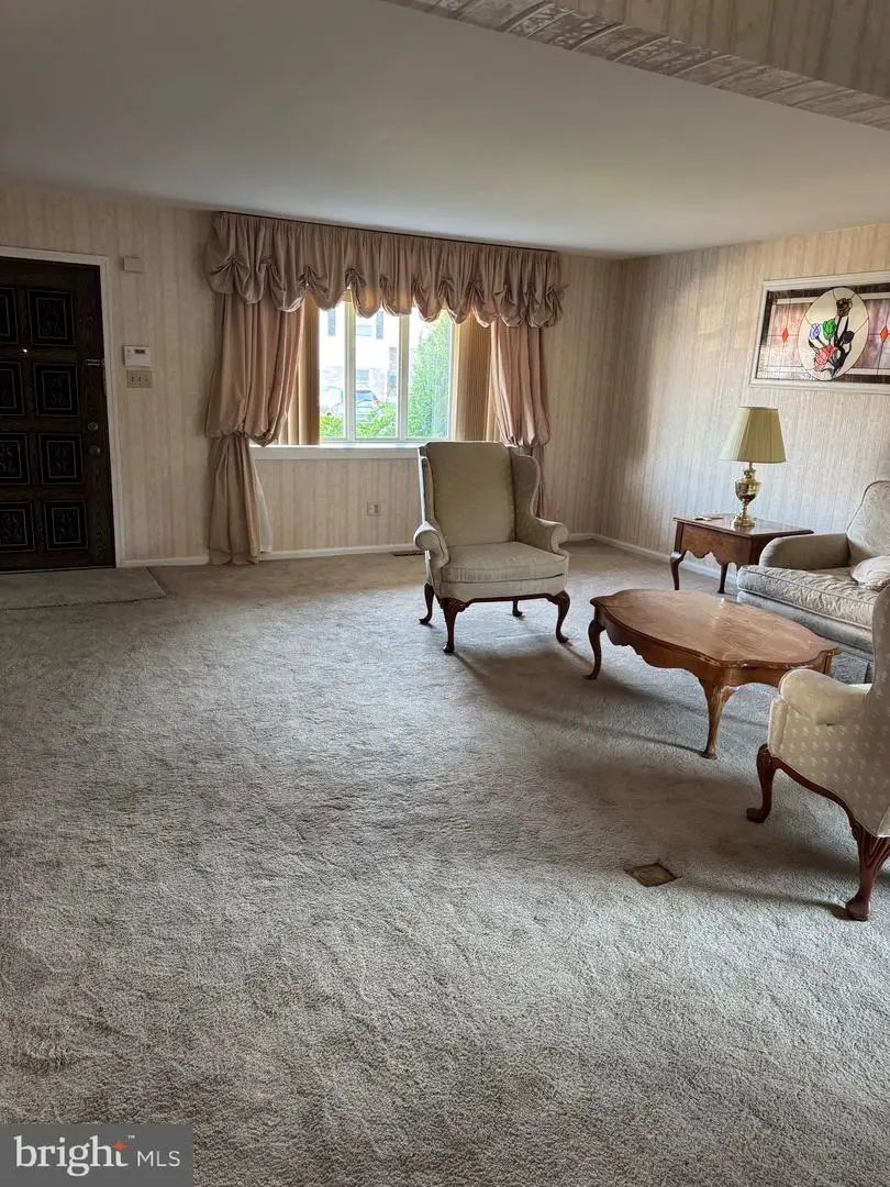 8027 Narvon St, Philadelphia, PA 19136 - #3