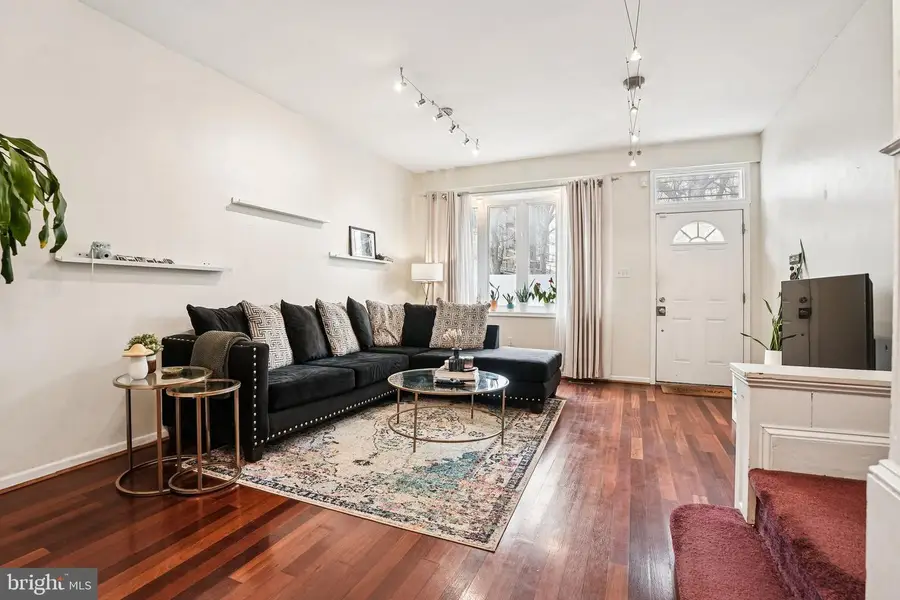 927 S 13th St, Philadelphia, PA 19147 - #3