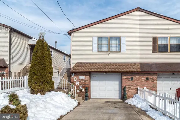 725 Brighton St, PHILADELPHIA, PA 19111