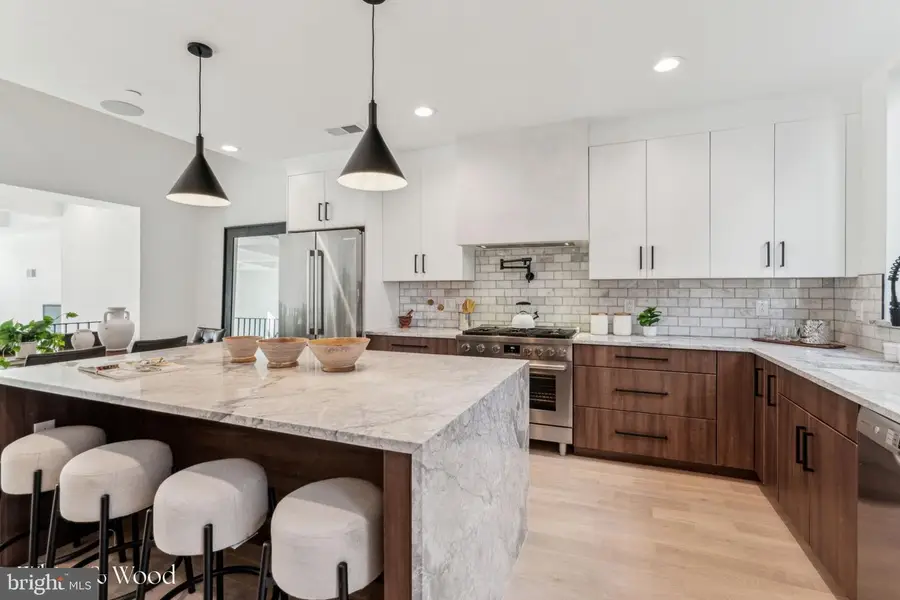 954 N 6th St, Philadelphia, PA 19123 - #3