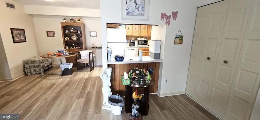 1101 Delaire Landing Rd #101, Philadelphia, PA 19114 - #3