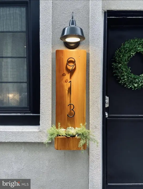 913 S Darien St, PHILADELPHIA, PA 19147