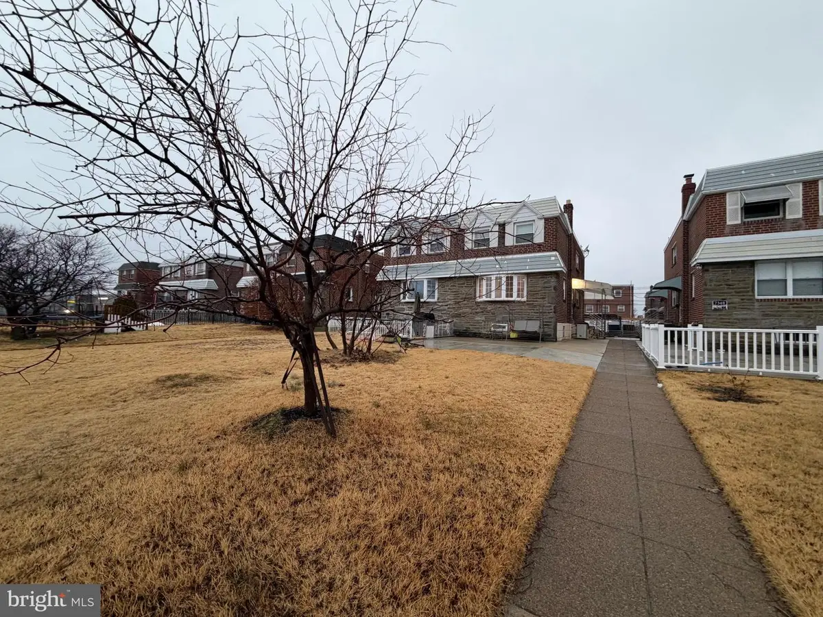 7338 Revere St, Philadelphia, PA 19152 - #1