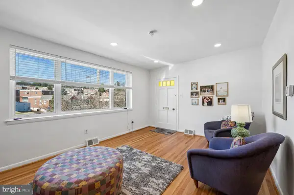 568 Domino Ln, PHILADELPHIA, PA 19128