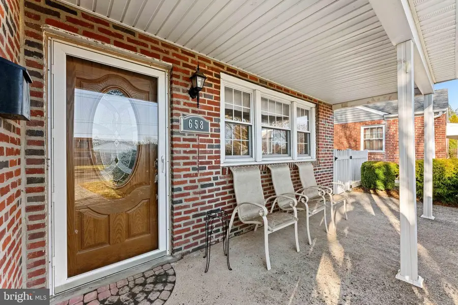 658 Waring St, Philadelphia, PA 19116 - #2