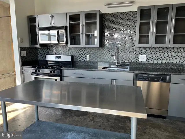 1210-26 Buttonwood St #505, Philadelphia, PA 19123 - #3