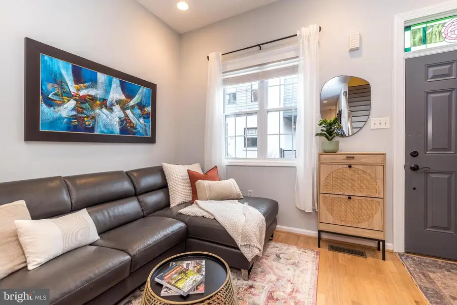 827 N Bambrey St, Philadelphia, PA 19130 - #3