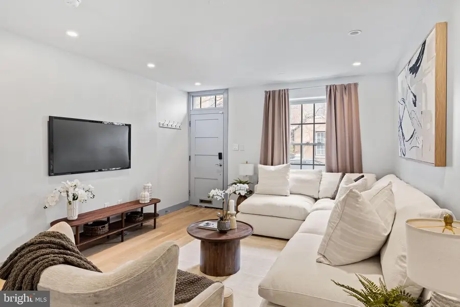 2426 Pine St, Philadelphia, PA 19103 - #3