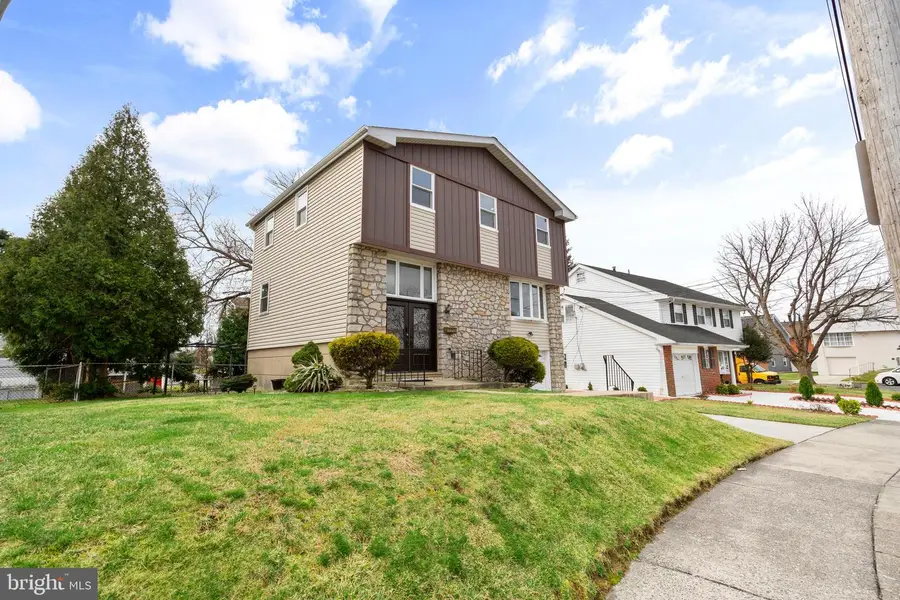 1877 Sanford St, Philadelphia, PA 19116 - #2