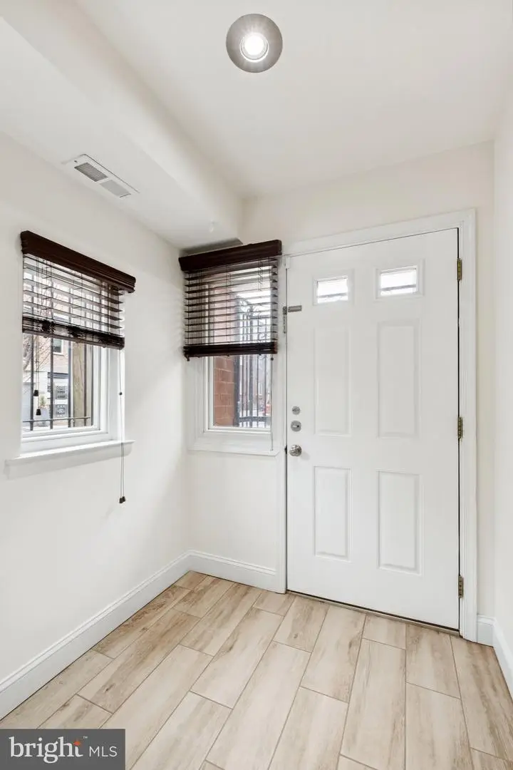 1 Queen St #1, Philadelphia, PA 19147 - #3