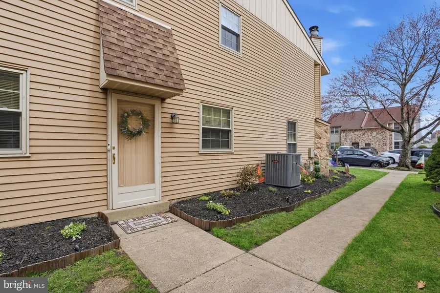 10228 Murty Ln, Philadelphia, PA 19116 - #2