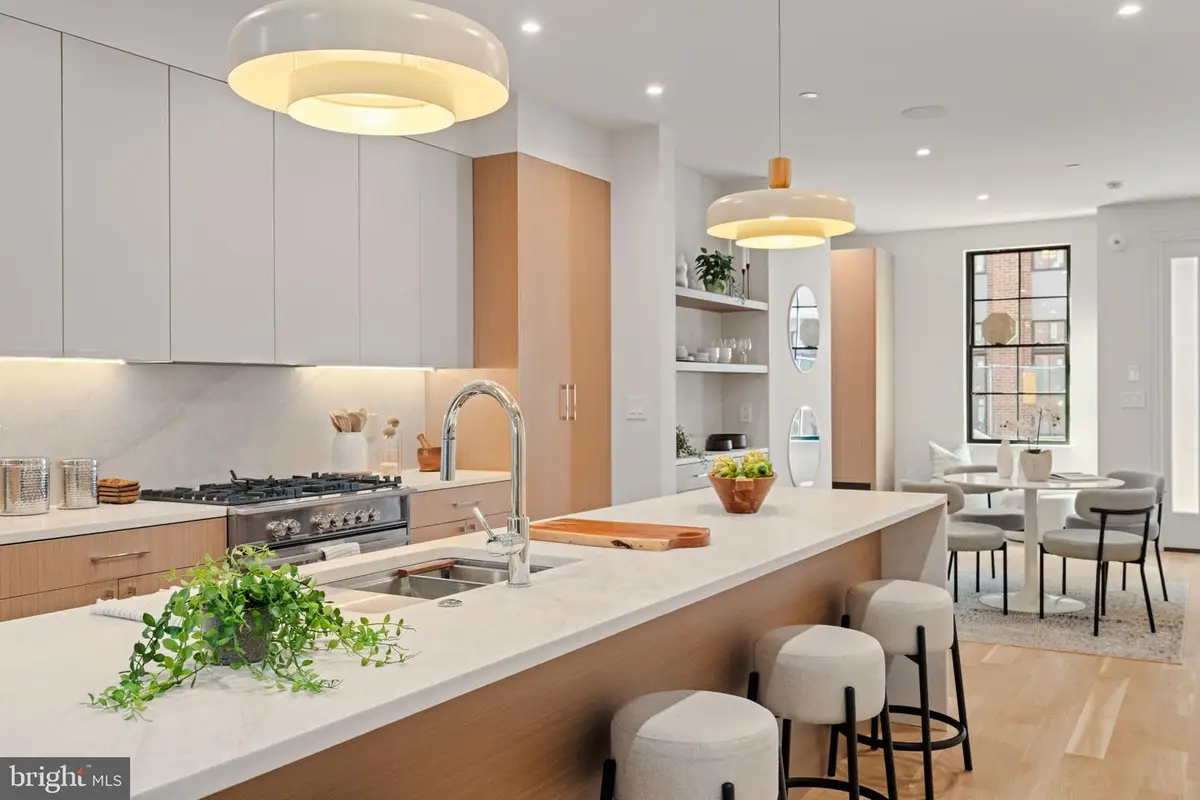 207a Vine St, Philadelphia, PA 19106 - #1