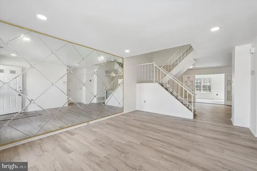 8410 Lyons Pl, Philadelphia, PA 19153 - #2