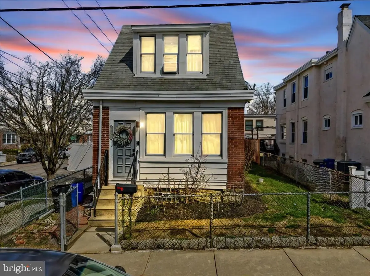 4260 Houghton St, Philadelphia, PA 19128 - #1