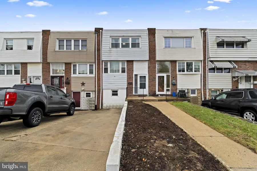 4270 Lawnside Rd, Philadelphia, PA 19154 - #2