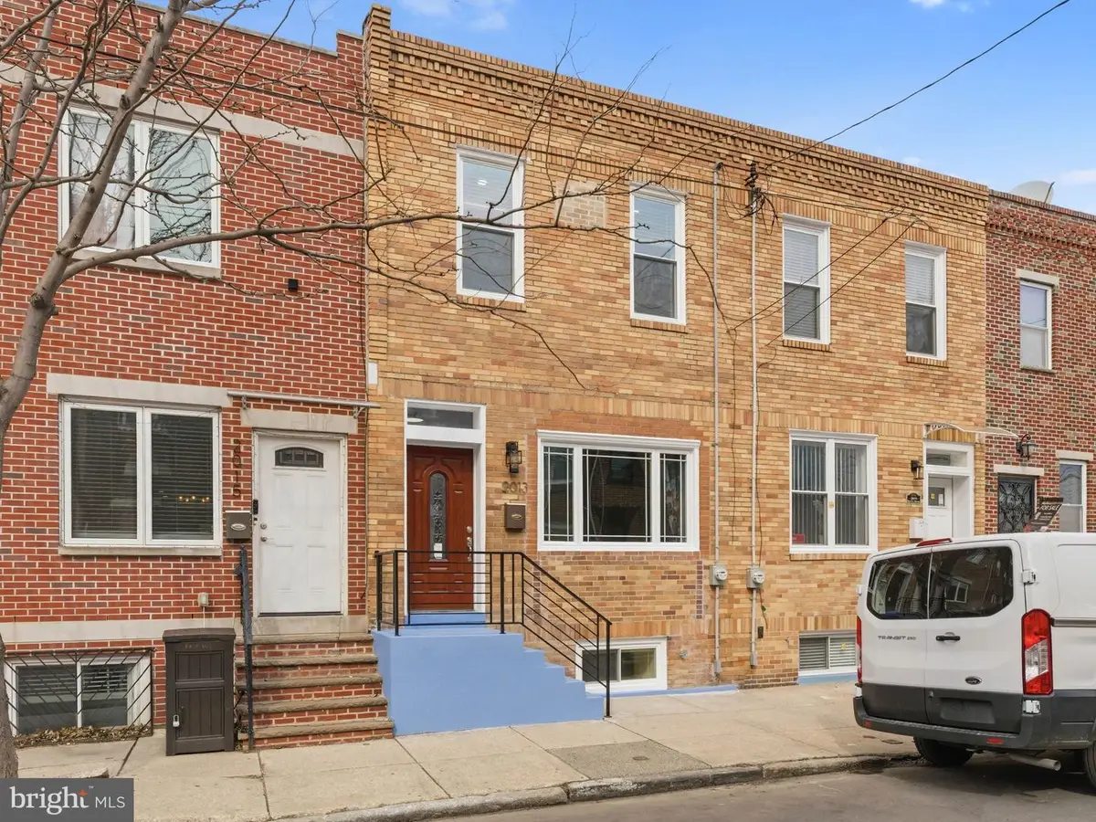 2013 Morris St, Philadelphia, PA 19145 - #1