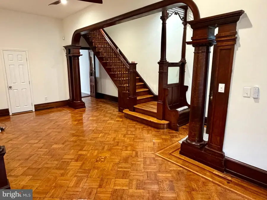 636 N 40th St, Philadelphia, PA 19104 - #2