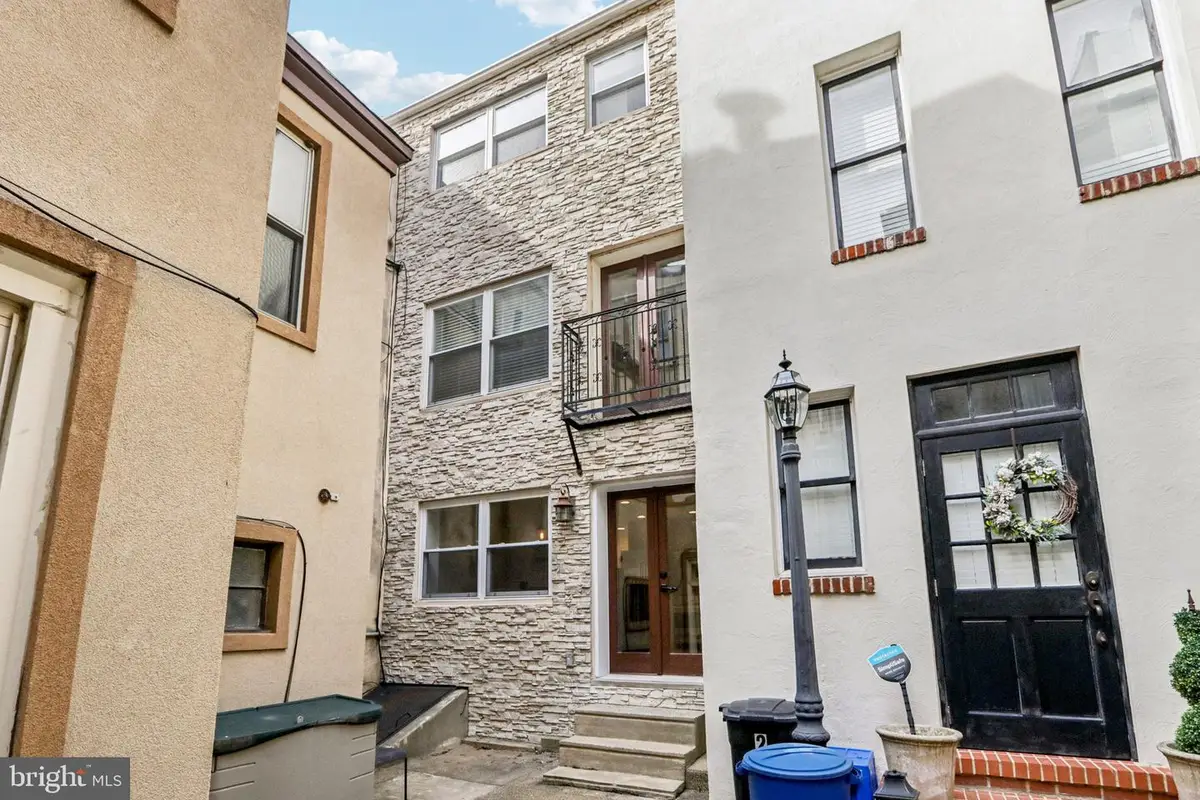 233 Brown St #3, Philadelphia, PA 19123 - #1