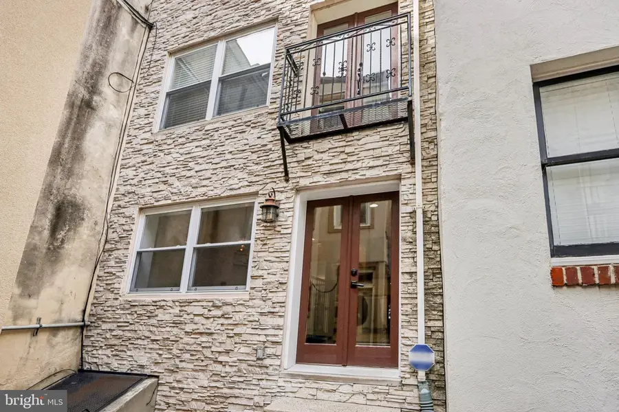 233 Brown St #3, Philadelphia, PA 19123 - #3