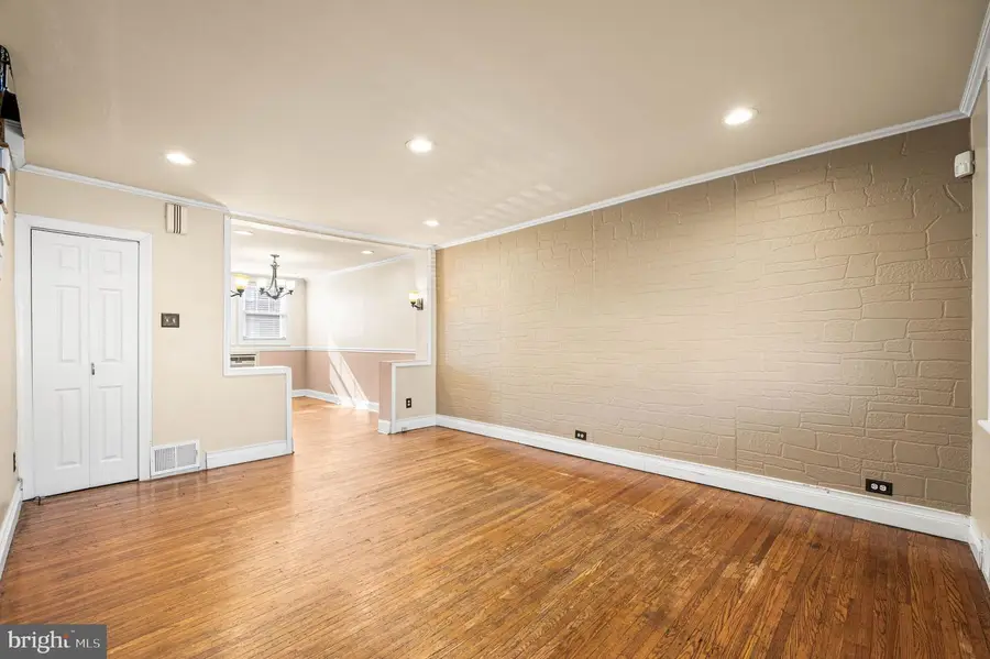 5421 Erdrick St, Philadelphia, PA 19124 - #2