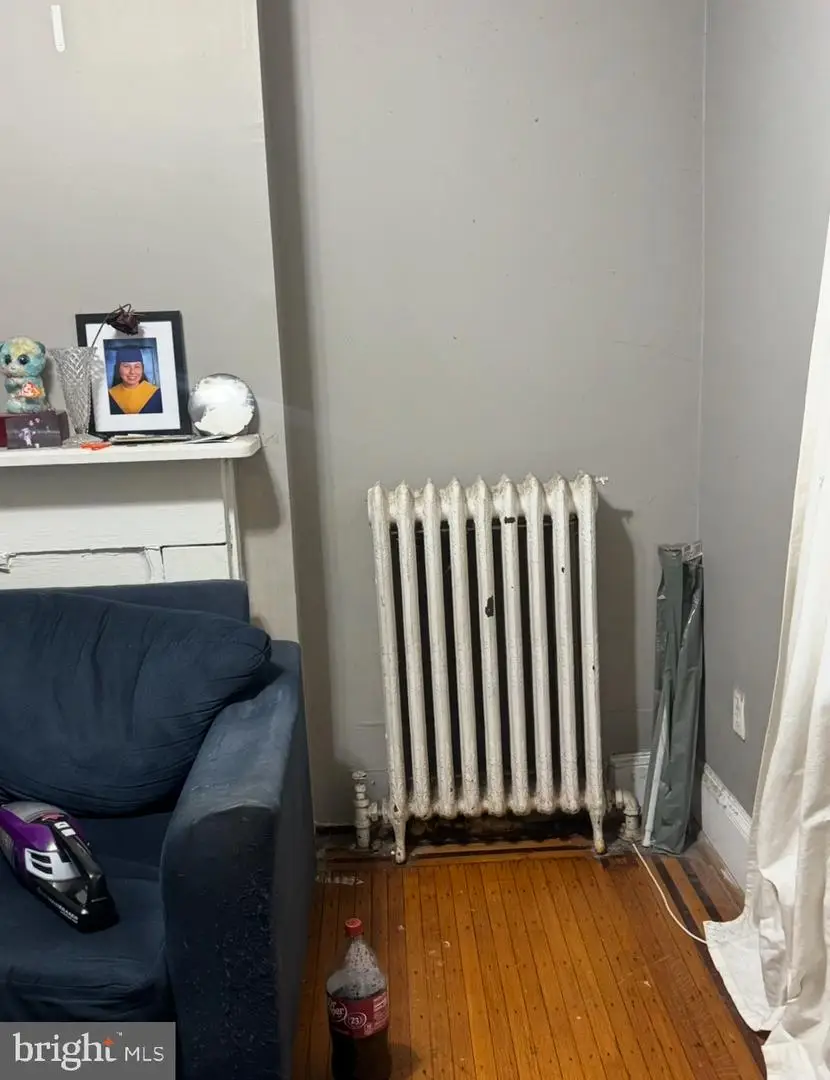 530 N 35th St, Philadelphia, PA 19104 - #3