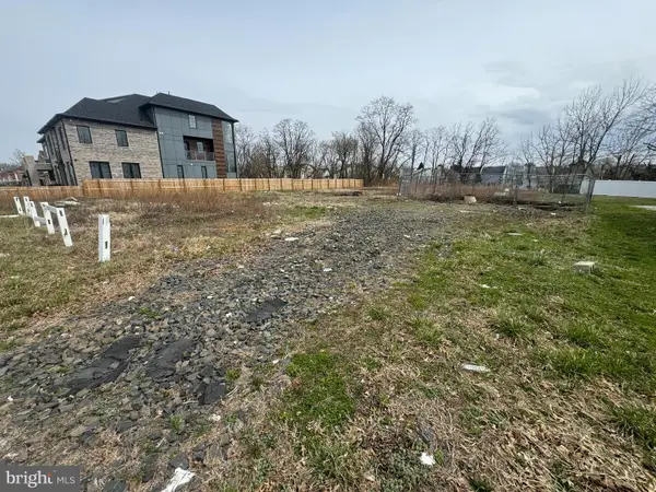 9735 Krewstown Rd, PHILADELPHIA, PA 19115