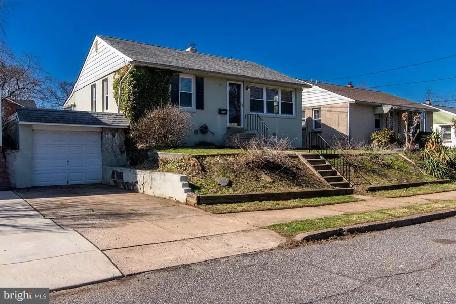 8006 Lawndale St, Philadelphia, PA 19111 - #2