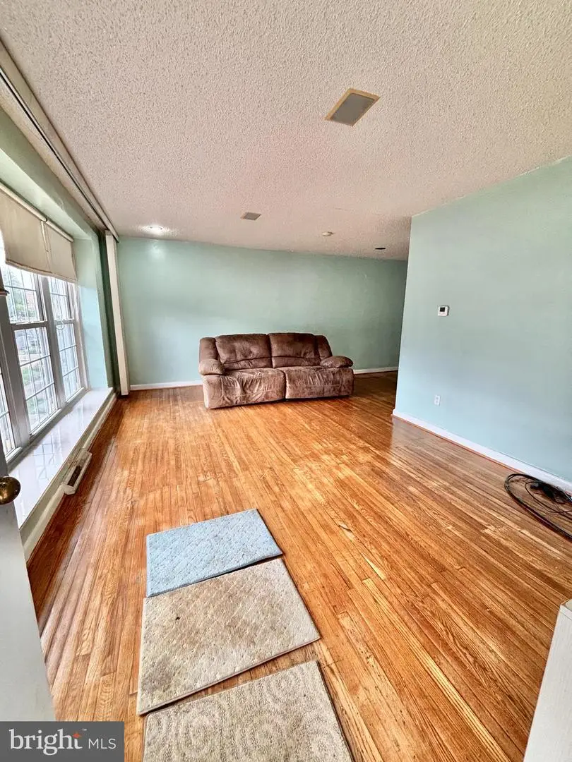 1827 Arnold St, Philadelphia, PA 19152 - #3