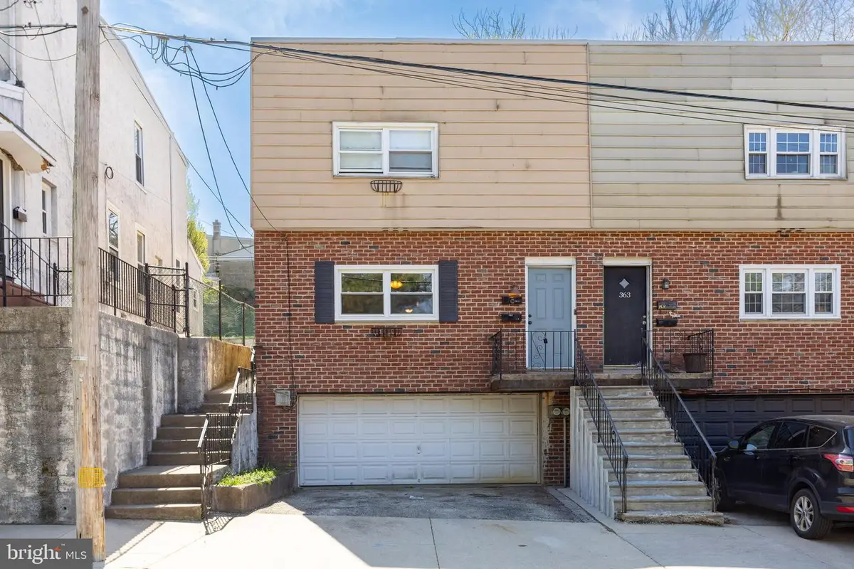 365 Hermitage St, Philadelphia, PA 19128 - #1