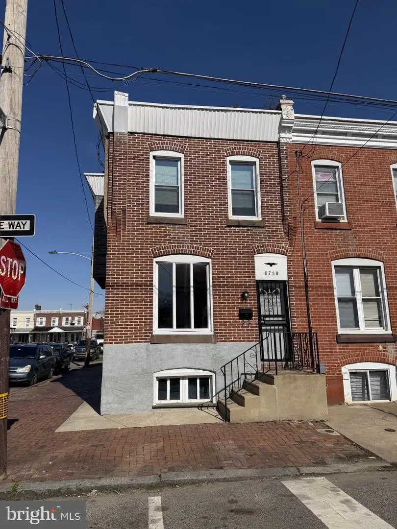 6750 Hegerman St, Philadelphia, PA 19135 - #3