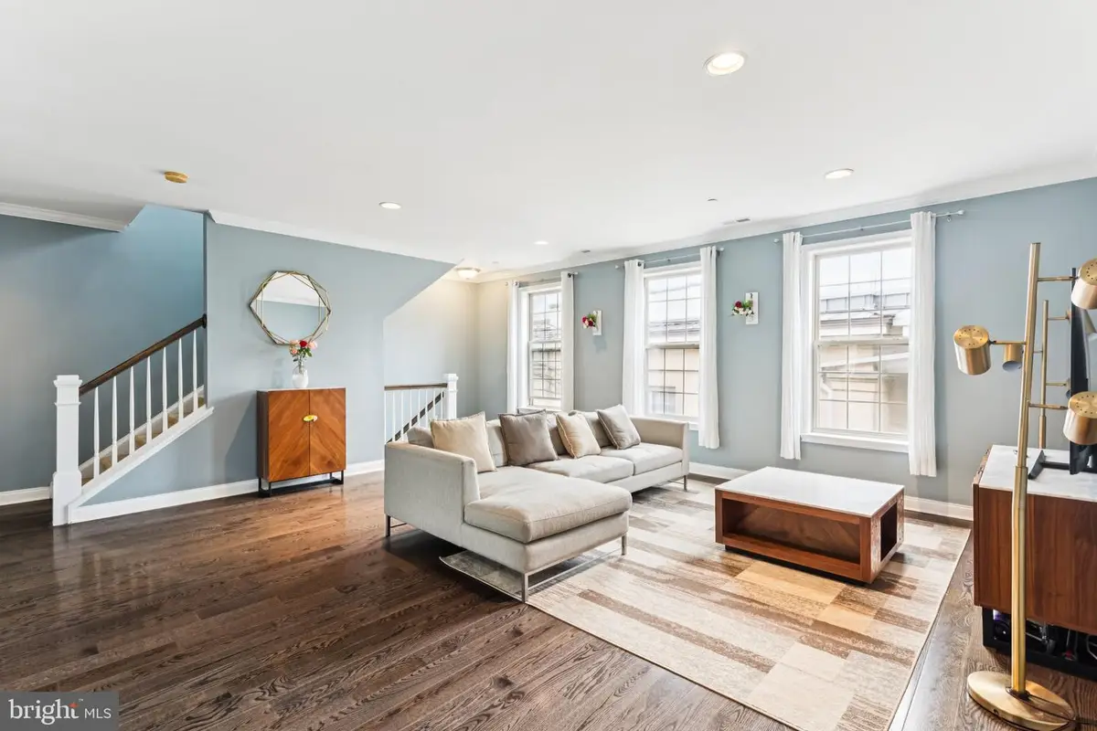 109 Surgeon General Ct, Philadelphia, PA 19146 - #1