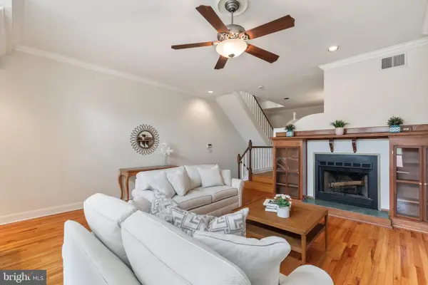 104 Christian St, PHILADELPHIA, PA 19147