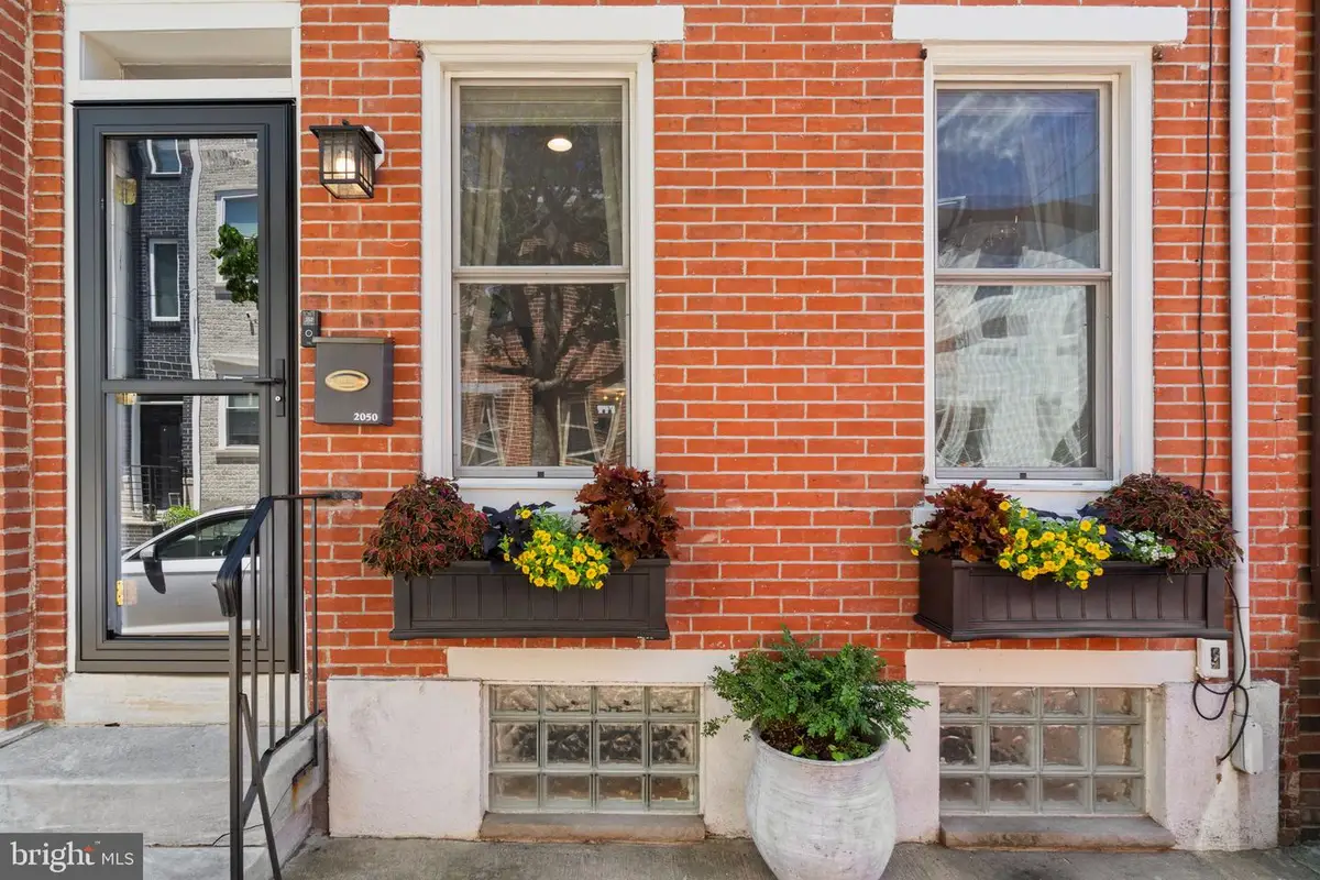 2050 Saint Albans St, Philadelphia, PA 19146 - #1