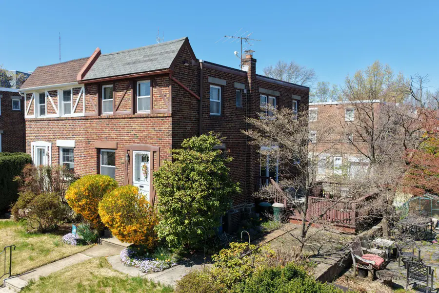 526 Fountain St, Philadelphia, PA 19128 - #2