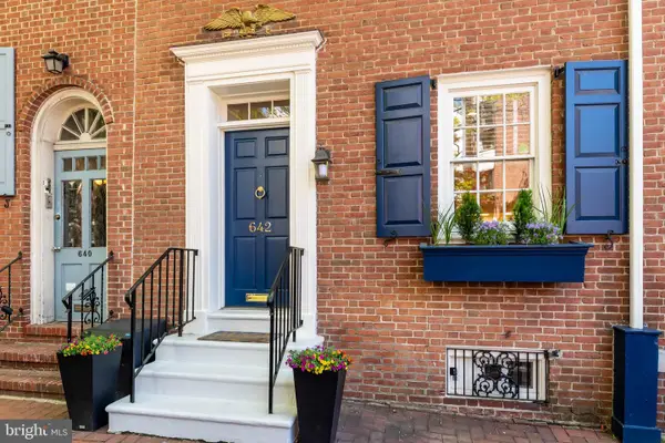 642 Pine St, PHILADELPHIA, PA 19106