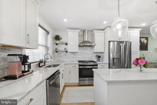 2006 Saint Albans St, PHILADELPHIA, PA 19146