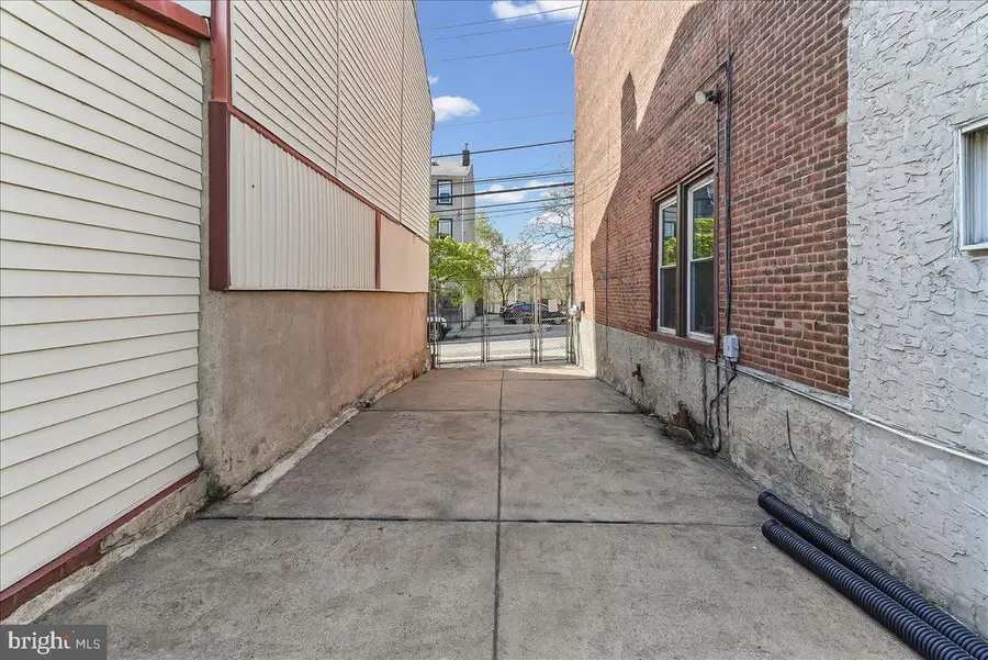 3654-56 Calumet St, Philadelphia, PA 19129 - #2