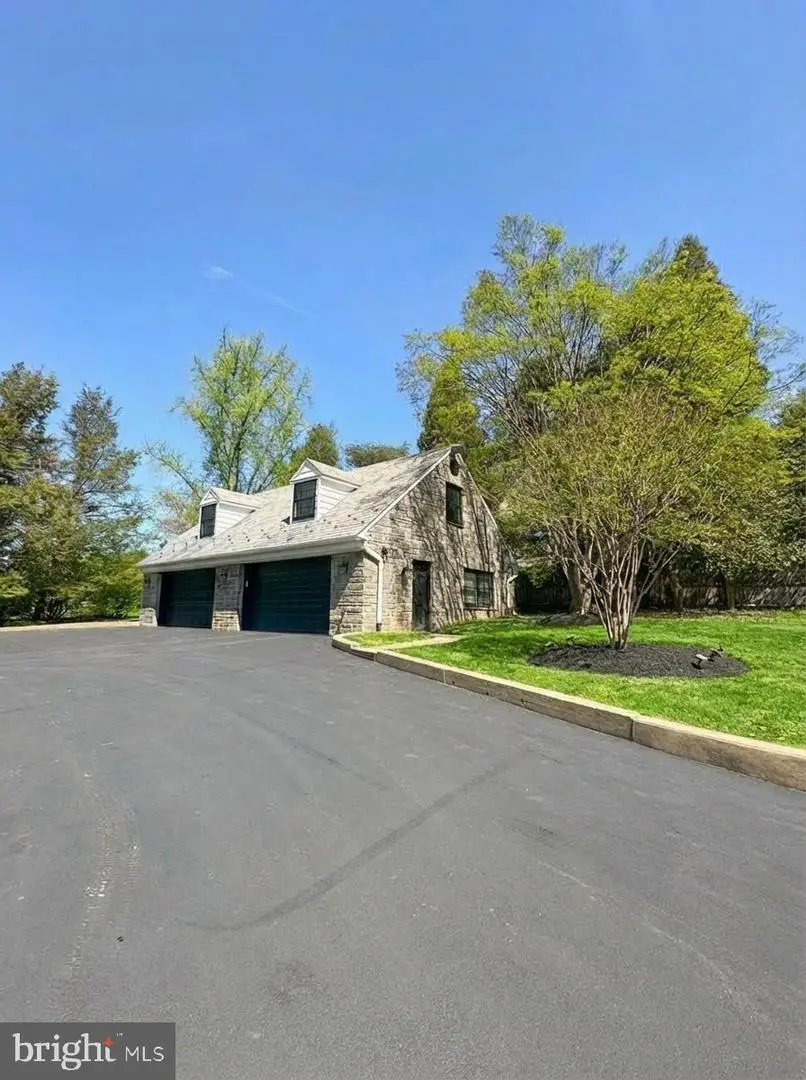 8919 Crefeld St, Philadelphia, PA 19118 - #3