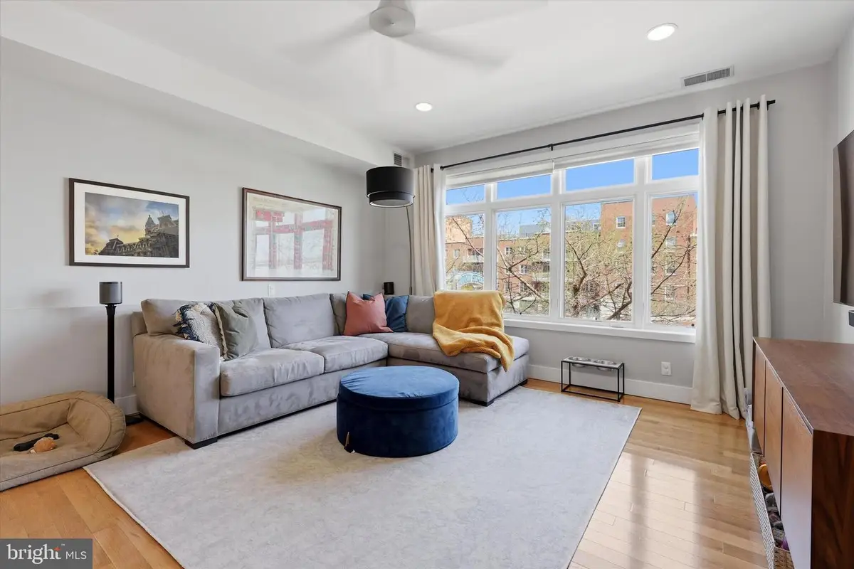 112 Market St #3, Philadelphia, PA 19106 - #1