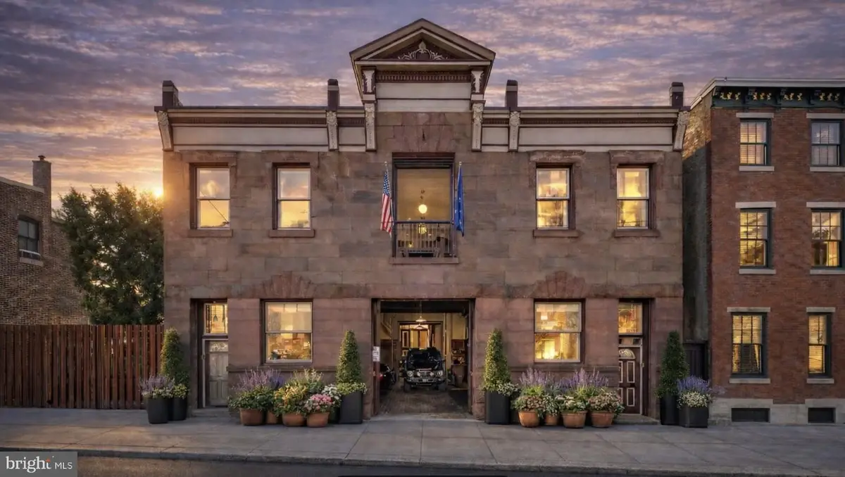 2204 Mount Vernon St, Philadelphia, PA 19130 - #1