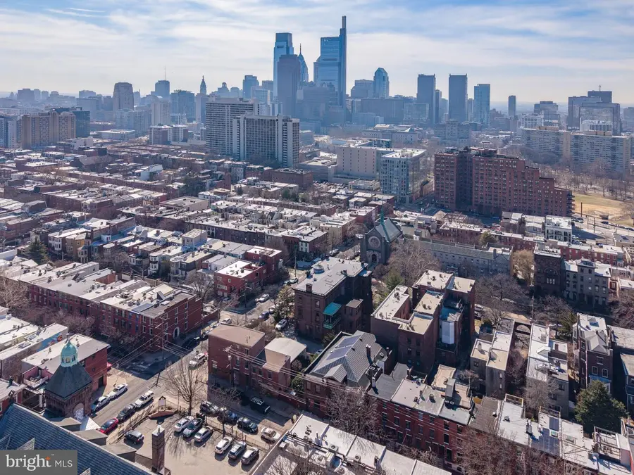 2204 Mount Vernon St, Philadelphia, PA 19130 - #3