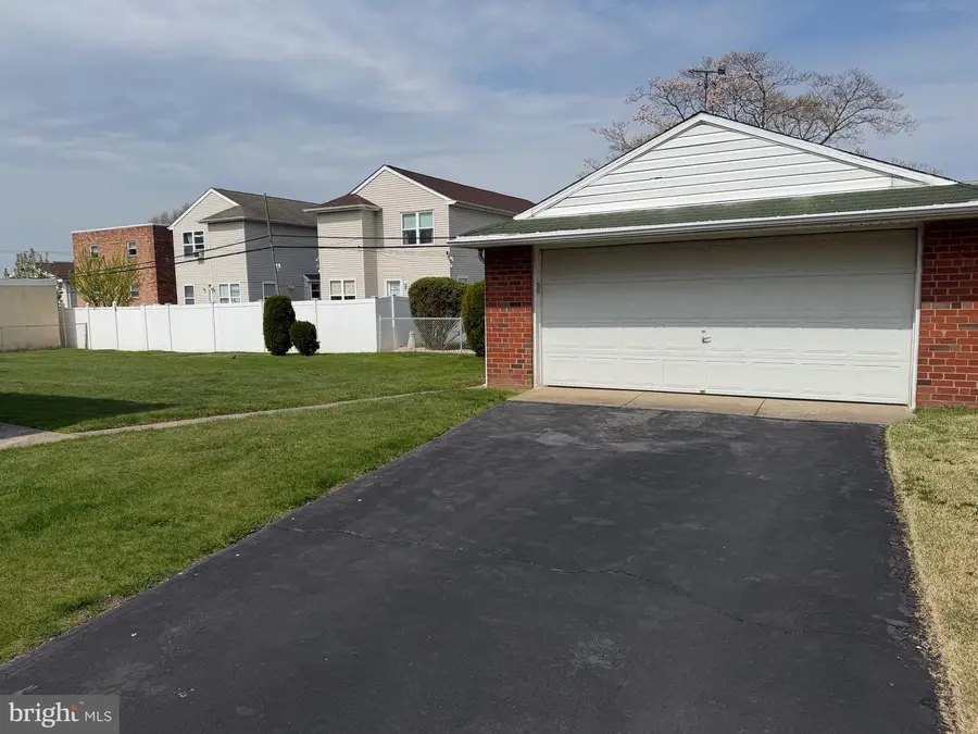 9234 Glenloch St, Philadelphia, PA 19114 - #3